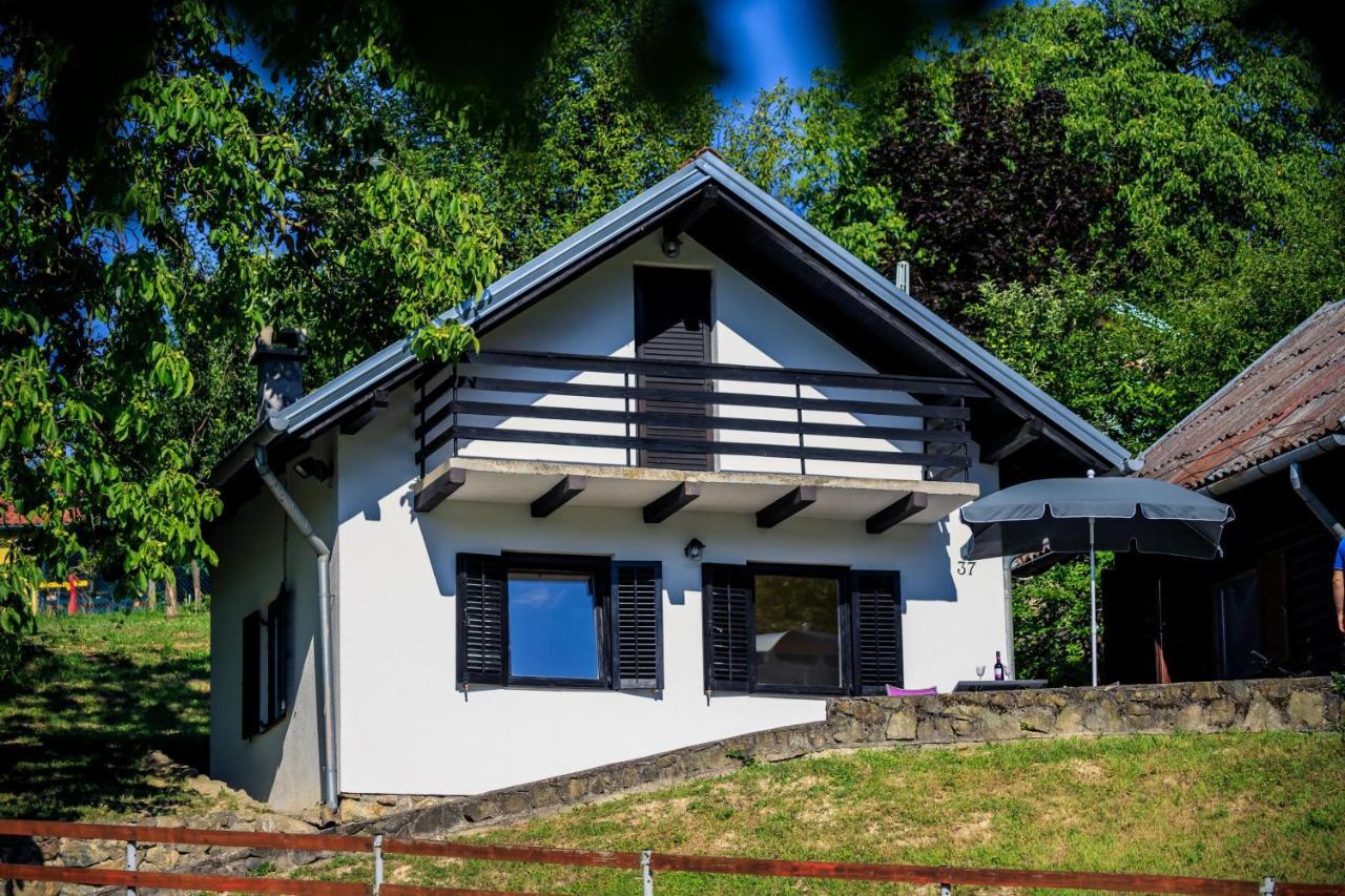 Kuca Za Odmor, Ferienhaus, Holiday Home Rugas Orahovica Zewnętrze zdjęcie